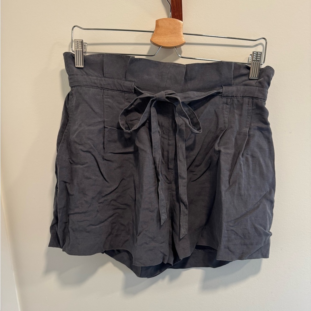Club Monaco - Women's Gray Linen Shorts (Size US 4)